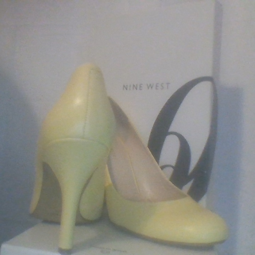 nine west pumps